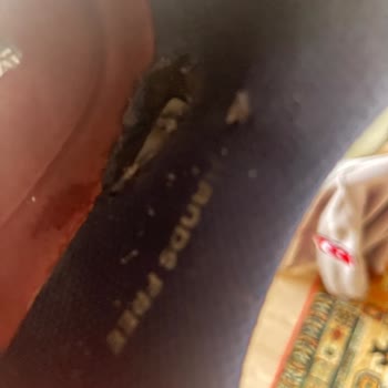 İç Yırtılma Ve Hızlı Aşınma Nedeniyle Sketchers Ayakkabısında Değişim Talebi