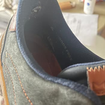 İç Yırtılma Ve Hızlı Aşınma Nedeniyle Sketchers Ayakkabısında Değişim Talebi