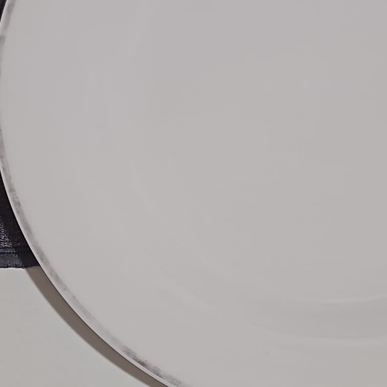 Jumbo Yemek Takımının Kenar Sırları Bir Yıl İçinde Silinmeye Başladı