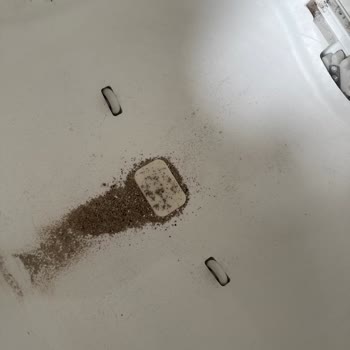 İki Yıl İçinde Sürekli Arızalanan Otomatik Kedi Tuvaleti İçin İade Ve Kalıcı Çözüm Talebi