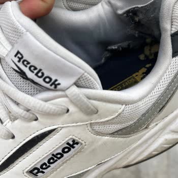Reebok Ayakkabısı 9 Ayda Arka Kısmı Dağıldı, Ücretsiz Değişim Talebi