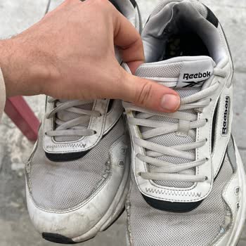 Reebok Ayakkabısı 9 Ayda Arka Kısmı Dağıldı, Ücretsiz Değişim Talebi