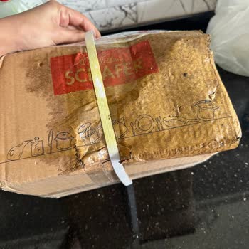 Kristal Şubesindeki Kargo Özensizliği Islak Ve Kirli Teslim Edildi