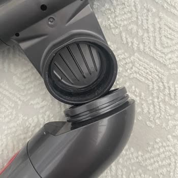 Dyson Süpürge Başlığı İlk Kullanımda Ayrıldı Garanti Kapsamında Ücretsiz Değişim Talebi