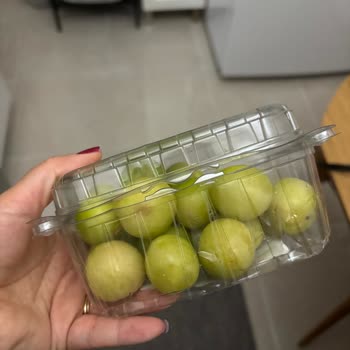 Şok Marketten Çatlak Yumurta, Sünger Gibi Salatalık Ve Geçmiş Ürünler