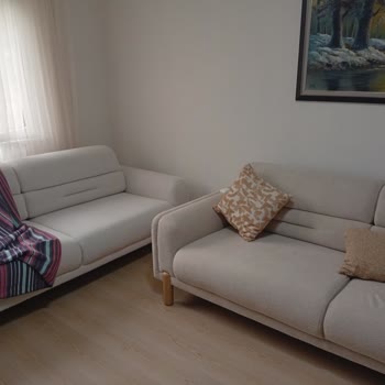Yanlış Renkli Koltuk Ve TV Ünitesi Montajı