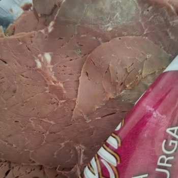 Migros'tan Bozuk Gelen Özlem Dana Kaburga Eti: Kötü Koku Ve Yeşil Lekeler