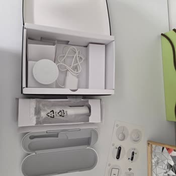 Açılmış Kutu, Eksik Aksesuar Ve Lekeli Diş Fırçası İçin Yenisiyle Değişim Talebi