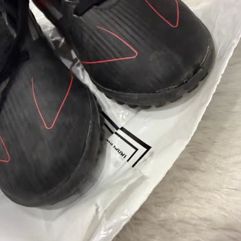 Adidas Ürünlerinde Hızlı Yıpranma Ve Çocuk Kullanıcı Hatası İddiası