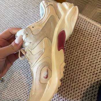 Nike Ayakkabısında Erken Yırtılma Ve Ücret İadesi Talebi