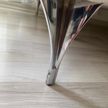 İstikbal Koltuğunda Leke Tutmaz Sözü Bozuldu Renk Solması Ve Krom Ayak Dökülmesi