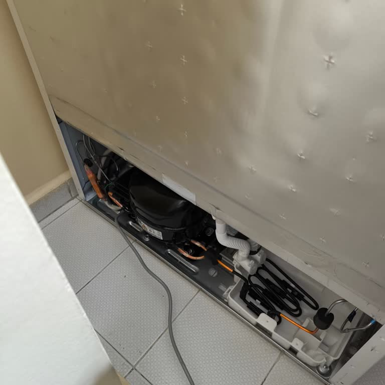 Arçelik Buzdolabında Motor Koruma Kapağı Eksikliği Ve Ücretli Çözüm Talebi