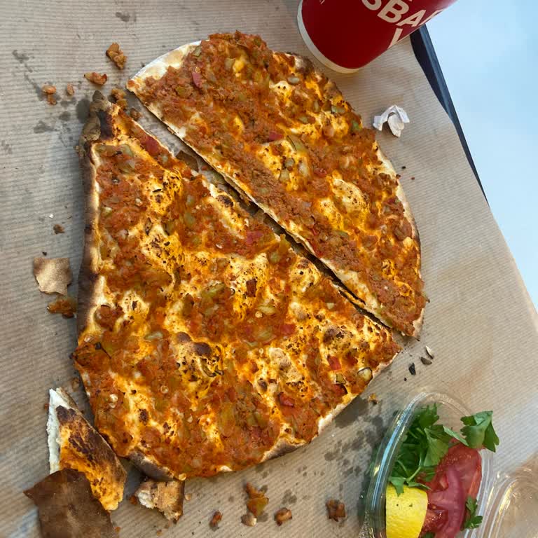 Lahmacun Siparişinde Tamamen Farklı Ürün Ve İade İsteği