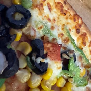 Vejetaryen Pizza Üzerindeki Hayvansal Kontaminasyon Ve Çözüm İsteği