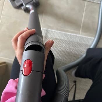 Dyson Süpürge Sapı Aniden Kırıldı, Garanti Dışı Deyildi Ve Aşırı Ücret İstendi