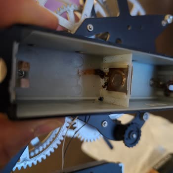 Duracell Pil Sızıntısı Duvar Saatine Zarar Verdi, Tazminat İstiyorum