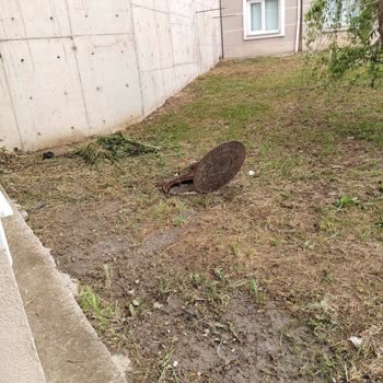 Kiptaş Çatalca’da Foseptik Taşması Ve Cevapsızlık Sebebiyle Evimiz Su Basıyor
