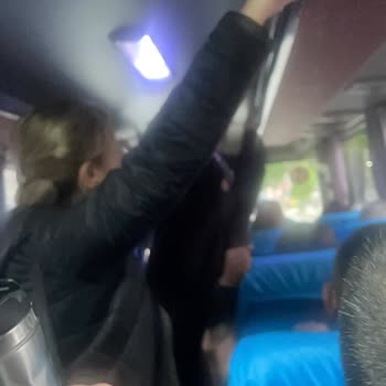 Geciken Otobüs, Aşırı Kalabalık Ve Şoför Umursamazlığı