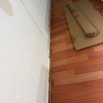 Rutubet Ve Küf Sorunları İle Balkon Çatlakları İçin Acil Çözüm Talebi