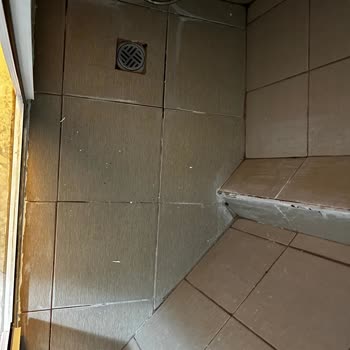 Kirli Oda Ve İlgisiz Personel Nedeniyle İade Talebi