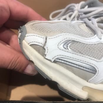 Lacoste Ayakkabısındaki Yırtılma Kalite Sorunu Olarak Kabul Edilmedi