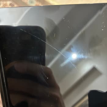 Çizik Standlı Dyson Süpürge İçin Değişim Talebi