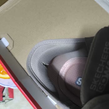 Skechers Sağ Tek Ayakkabımda 4 Ayda Açılma, Garanti Süresi Dolmadan Değişim Talebi