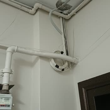 TurkNet’in Düzensiz Ve Tehlikeli Kablo Tesisatı Bina Güvenliğini Riske Atıyor