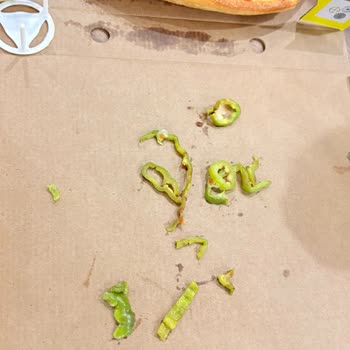 Alerjime Dikkat Etmeyen Şube Biberli Pizza Gönderiyor