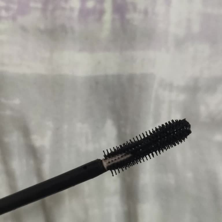 Maybelline Maskarasında Hatalı Fırça, İade Ya Da Değişim Talebi