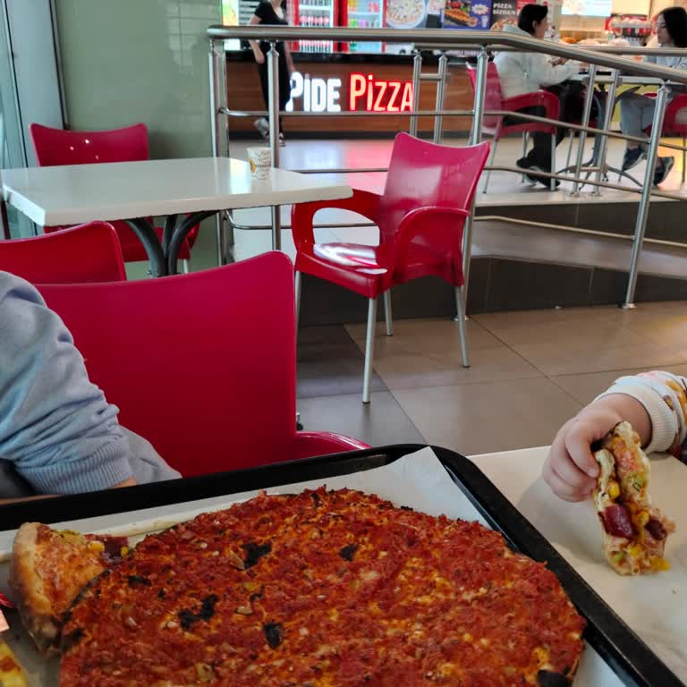 Smile Pizza Lahmacun Malzemesi Ve Sunumunda Hayal Kırıklığı
