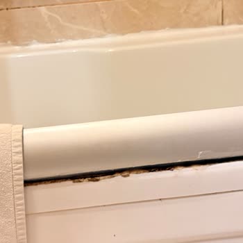 Tatilbudur Kırık Kapı Ve Küflü Küvet, Tek Gün Kesintiyle İade Teklifi