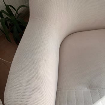 Leke Tutmaz Söylenen Koltuk Takımında Deformasyon Ve Cevapsızlık