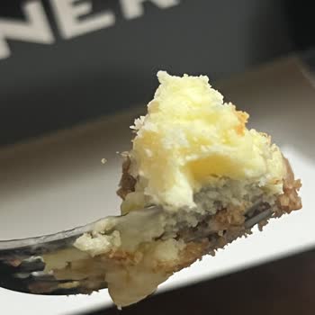 Caffe Nero’da Limonlu Cheesecake’te Kıl Bulunması