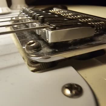 Garanti Kapsamındaki Gitarın Köprüsü Çatladı, Yanıtsız Onarım Talebi