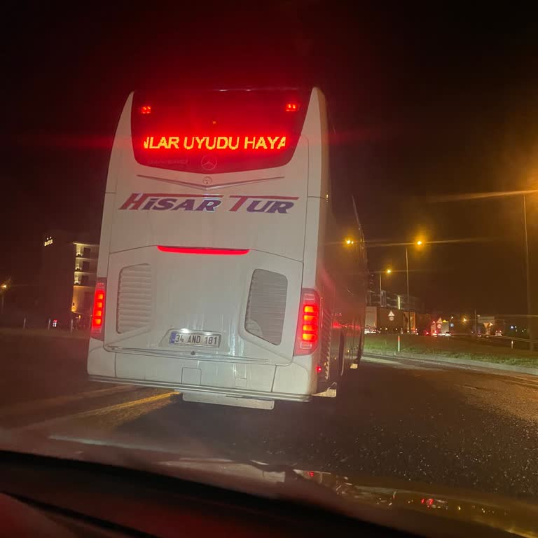 Otobüs Şoförünün Tehlikeli Sürüşü Hayatı Tehlikeye Atıyor Acil İnceleme Gerekiyor