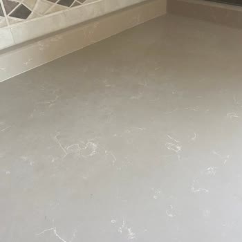 Matlaşan Ve Lekeli Kuvars Tezgahın Değişimi Hemen Talep Ediliyor