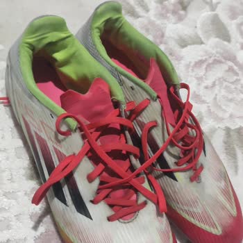 Adidas Kramponda Kesintisiz Koku Sorunu Ve Ücret İadesi Talebi