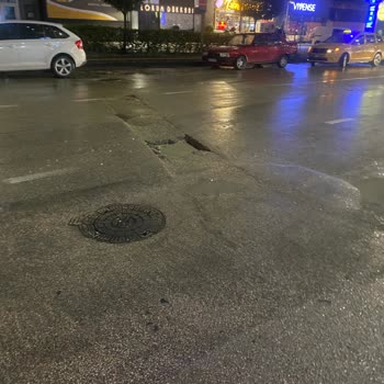 Sur Yapı AVM Otoparkında Uyarısız Derin Çukur Nedeniyle Motosiklet Kazası