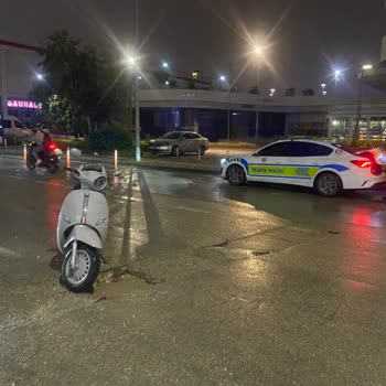 Bursa Nilüfer Asfalt Çöküntüsü Nedeniyle Çarpışma Ve Uyarı Eksikliği