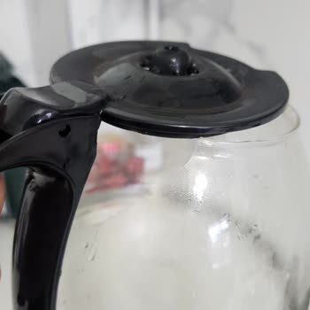 Cam Demliğin Sapı Kırıldı Ve Sıcak Kahve Üzerime Döktü