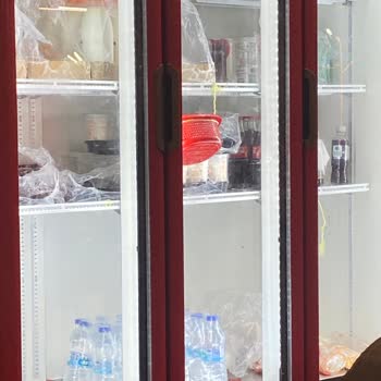 Köfteci Yusuf Çerkes Şubesi Hijyen Sorunu Ve İlgisiz Personel