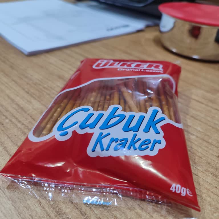 Şok Market’ten Alınan Ülker Çubuk Krakerlerde Şişmiş Paket Ve Bozuk Tat Şikayeti