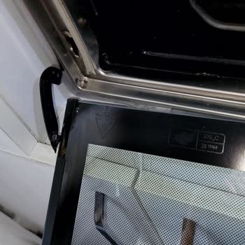Simfer M4203 Turbo Mini Fırın Kapak Menteşesi Zayıf, Kullanılamaz Duruma Geldi