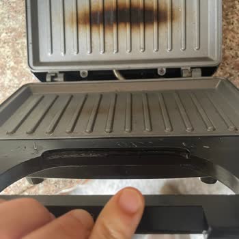 Kiwi Tost Makinesinde Alev Alan Rezistans Güvenlik Tehdidi