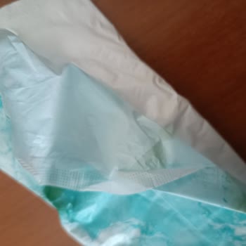 Molped Nioli Uzun Pedlerde Üretim Hatası: Yapışkan Kağıt Eksikliği Ve Kırılma