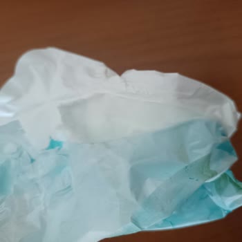 Molped Nioli Uzun Pedlerde Üretim Hatası: Yapışkan Kağıt Eksikliği Ve Kırılma