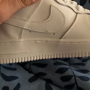 Defolu Nike Air Force Ayakkabısı İçin Değişim Talebi Ve İletişimsizlik