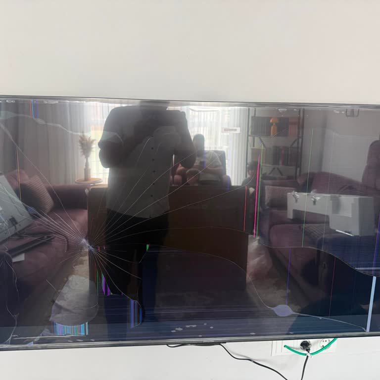 Kırık Gelen Televizyon İçin Değişim Süreci Sekiz Gün Boyunca Duruyor