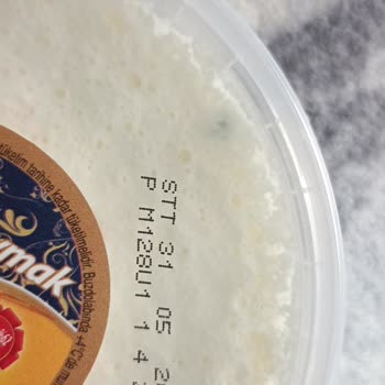 BİM Şubesinde Küflü Kaymak: Sağlık Ve Hijyen Endişesi
